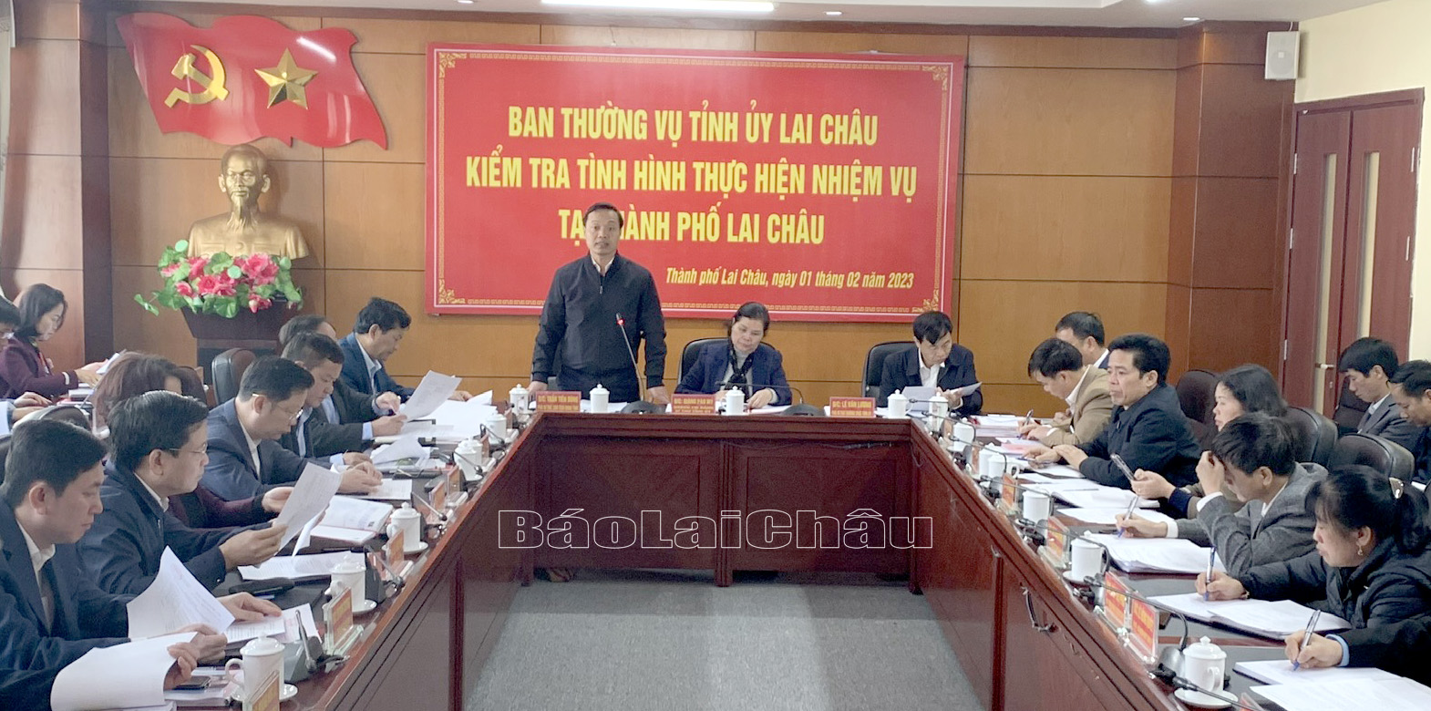 Đồng chí Trần Tiến Dũng - Phó Bí thư Tỉnh ủy, Chủ tịch UBND tỉnh phát biểu tại buổi làm việc.